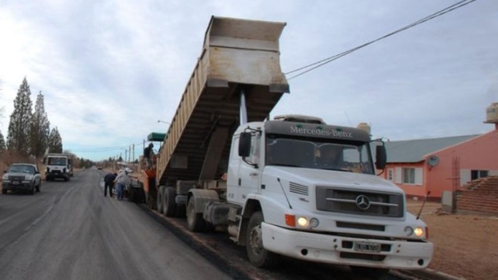 Rioseco recorrió obras de asfalto en el barrio Zani