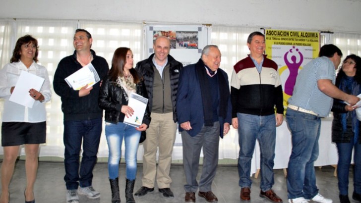 Entregaron microcréditos a 120 emprendedores de Neuquén capital