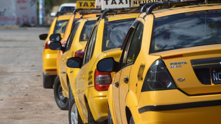 Los taxistas se capacitarán para mejorar la atención de los pasajeros