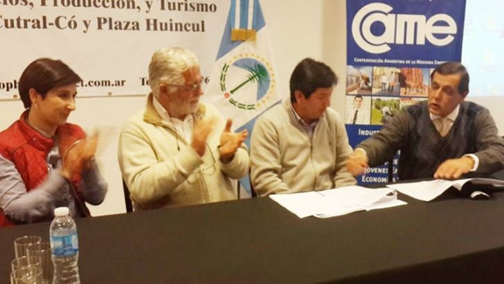 Villa Pehuenia firmó convenio para realizar proyecto con la CAME