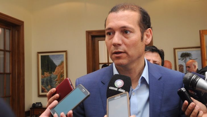 Gutiérrez firma convenio para ejecutar escuelas por más de 200 millones de pesos