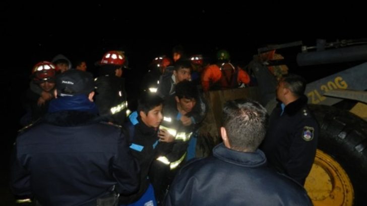 Rescataron chicos varados y una mujer arrastrada por el temporal