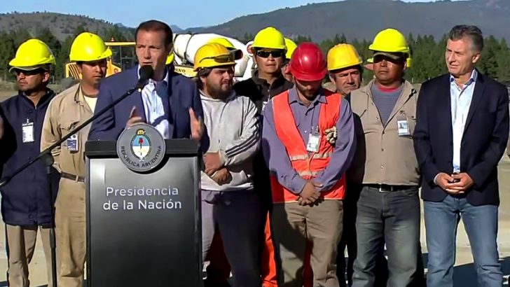 Gutiérrez y Macri recorrieron las obras del aeropuerto de Chapelco