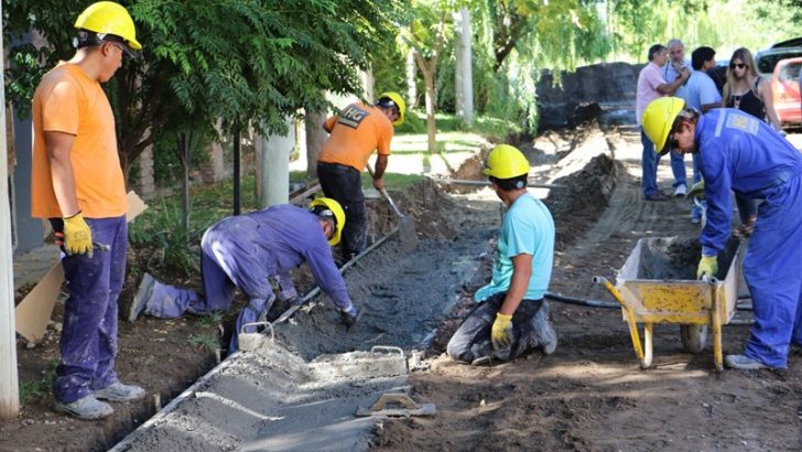 Con un 43% de ejecución, avanzan las obras de desagües y cordón cuneta en Río Grande