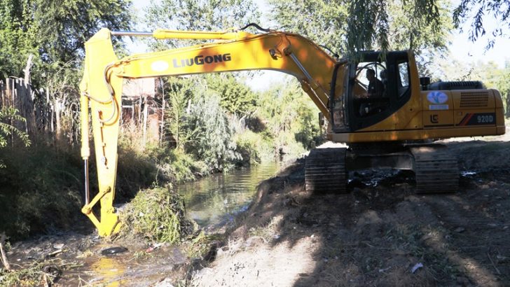 Retiran 250 toneladas diarias de residuos del canal Villa María