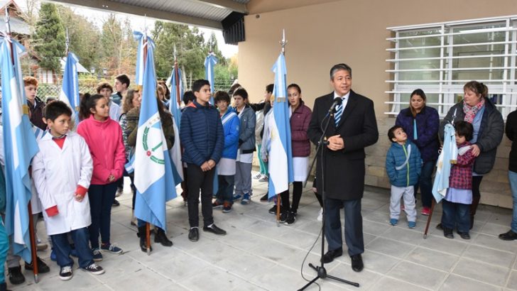 El vicegobernador Rolando Figueroa dejó inaugurada la Escuela Especial Nº 18 de Villa La Angostura