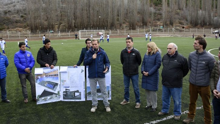 Se inauguró una cancha de fútbol de césped sintético en Aluminé
