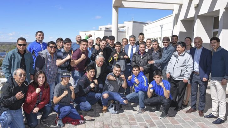 Rolando Figueroa: “El boxeo ayuda a sacar a los jóvenes de la calle”