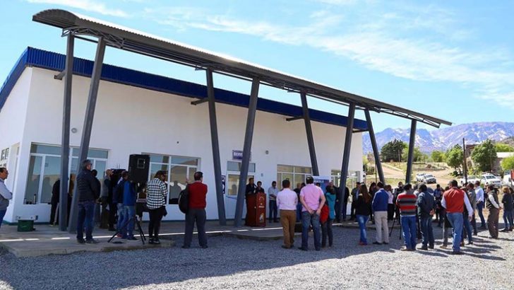 El gobernador inauguró la terminal y dos SUM en Andacollo