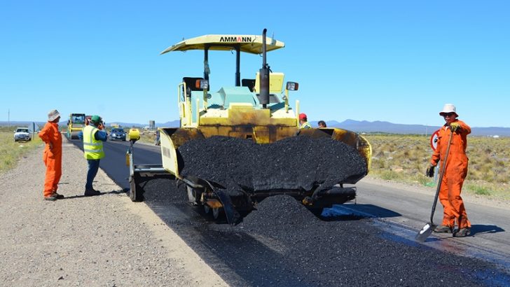 Vialidad ejecuta obras de pavimentación en diversos lugares de la provincia