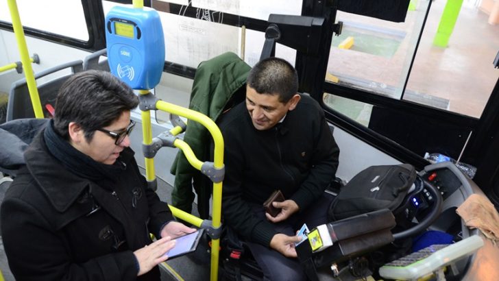 Agilizan controles en el transporte público con incorporación de tablets para los inspectores