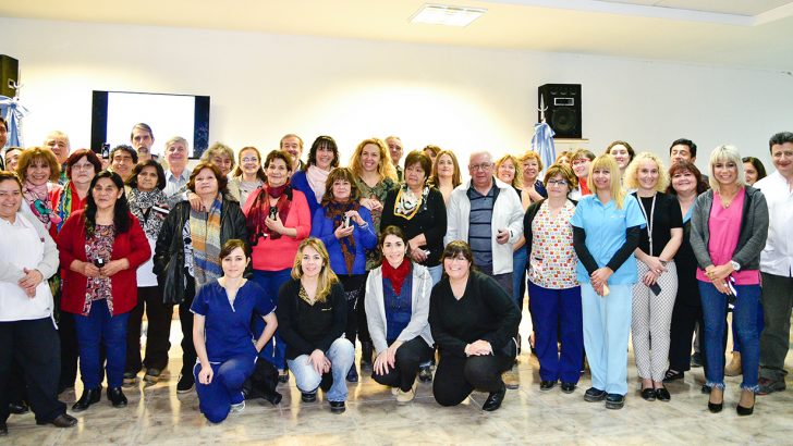 Reconocieron a 38 jubilados del hospital Bouquet Roldán