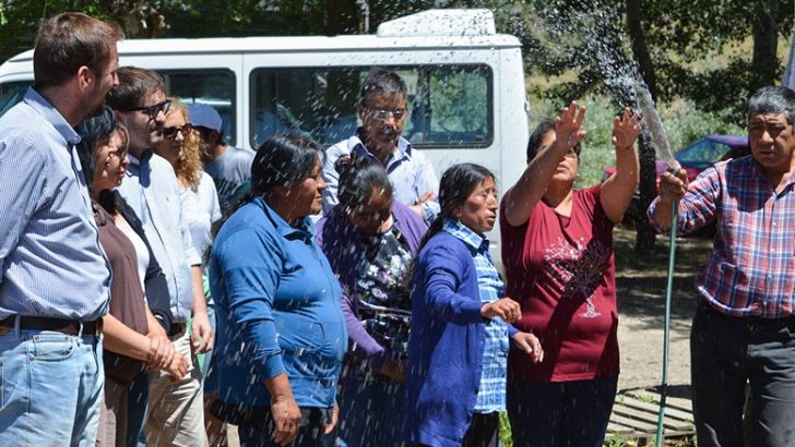 Inauguraron obra de agua para la comunidad Cayulef