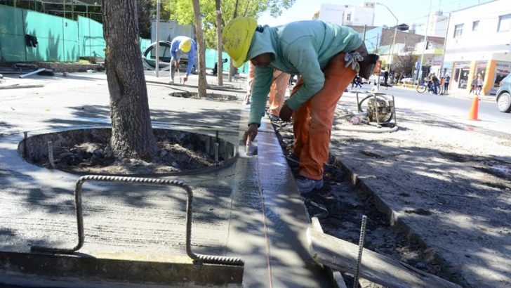 Carriles preferenciales: avanzan las obras sobre calle Sarmiento