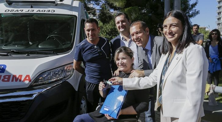Gutiérrez entregó vehículos para el Sistema Público de Salud