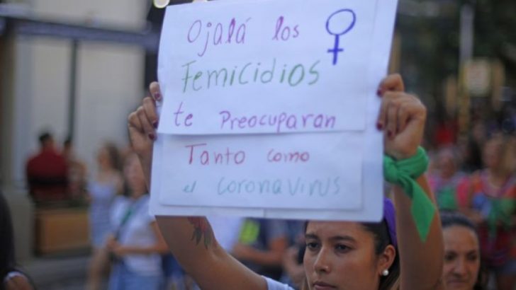 Aislamiento obligatorio y violencia de género: crece la demanda en la Línea 148