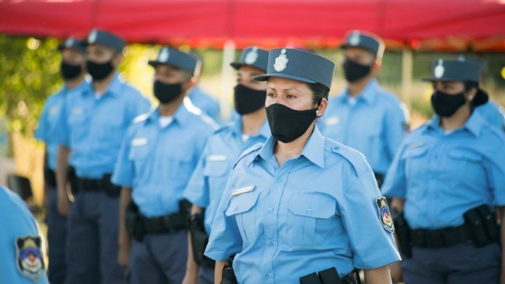 Egresaron 181 efectivos policiales; el 37% son mujeres