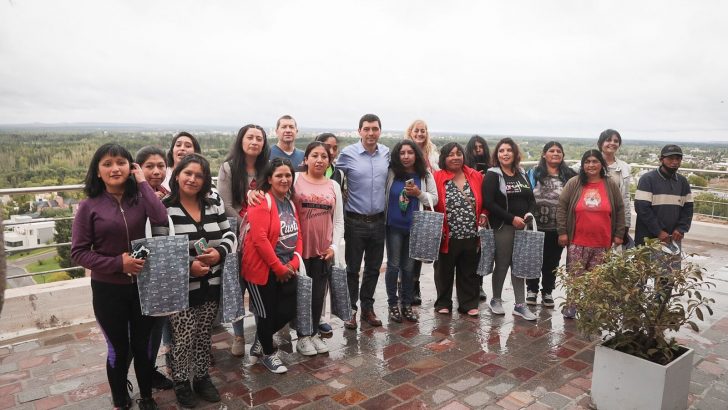 Koopmann recibió a mujeres de la comunidad mapuche Catalán y comprometió apoyo a proyecto solidario de construcción de viviendas