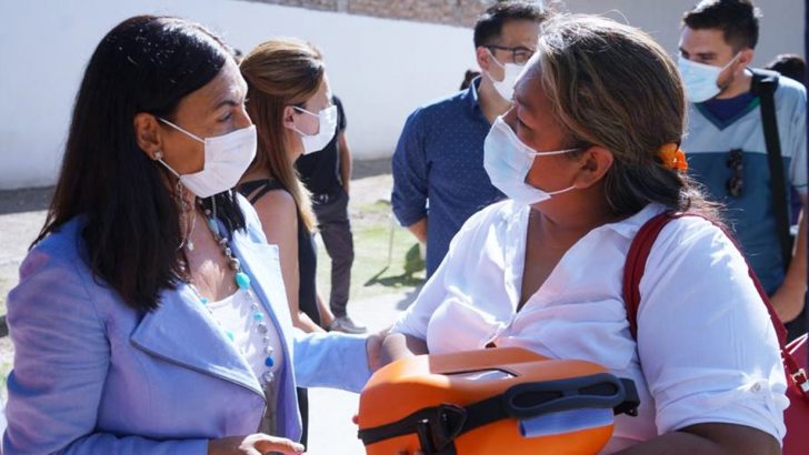 Se entregaron desfibriladores a los 18 centros de salud de la ciudad de Neuquén