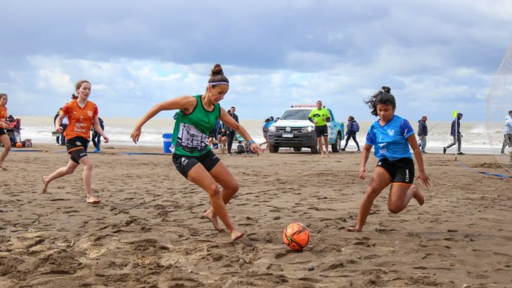 El handball y el fútbol femenino neuquinos avanzan en Mar de Ajó