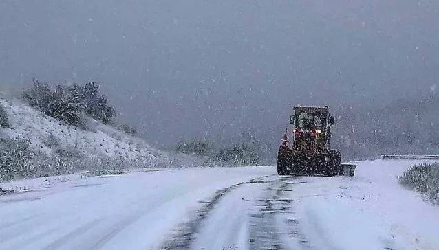Informe de Vialidad Nacional: Ruta Nacional 237, intransitable por nieve, entre Piedra del Águila y Arroyo Limay Chico