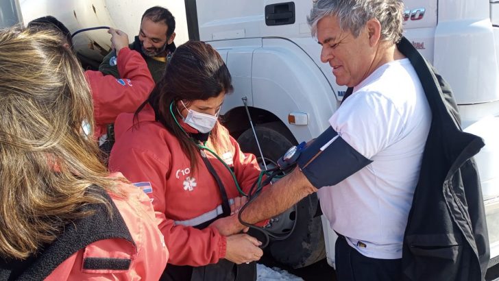 Provincia asiste a los camioneros varados en Las Lajas