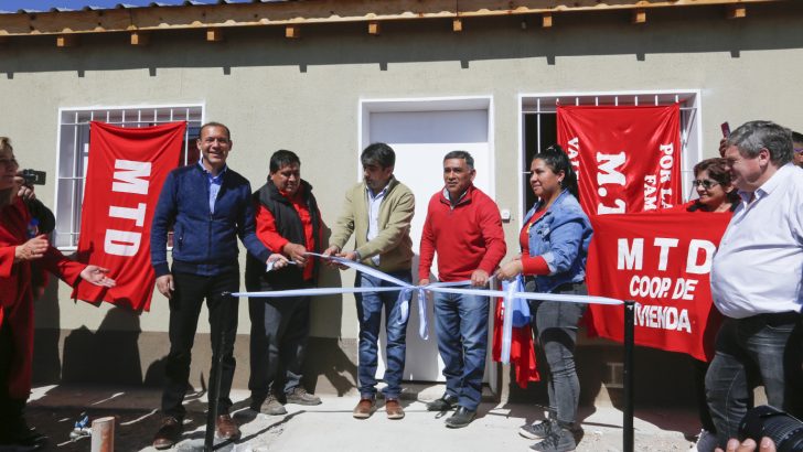 Gutiérrez entregó 20 viviendas en Picún Leufú