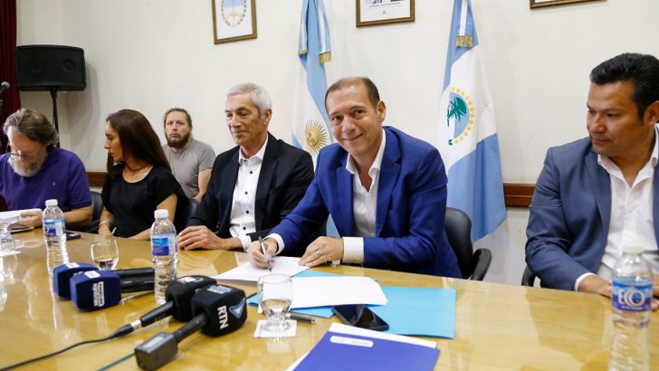 Gutiérrez firmó acuerdo salarial con ATEN y las clases comenzarán en marzo