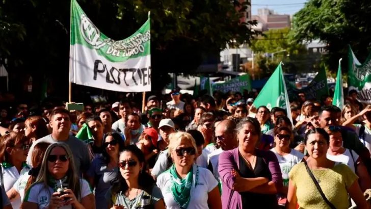 Gutiérrez firma hoy tres acuerdos salariales para Neuquén: solo faltan los docentes