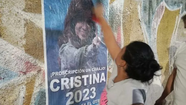 El kirchnerismo presionó para que el Frente de Todos denuncie la «proscripción» de Cristina Kirchner y avaló una PASO presidencial