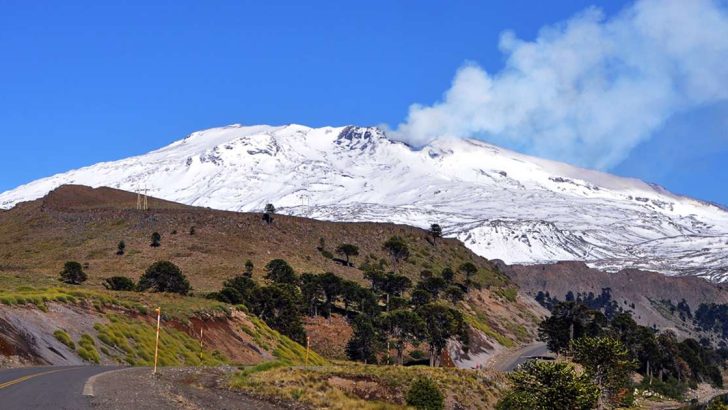 Informan que no está autorizada una actividad de ascenso masivo al volcán Copahue