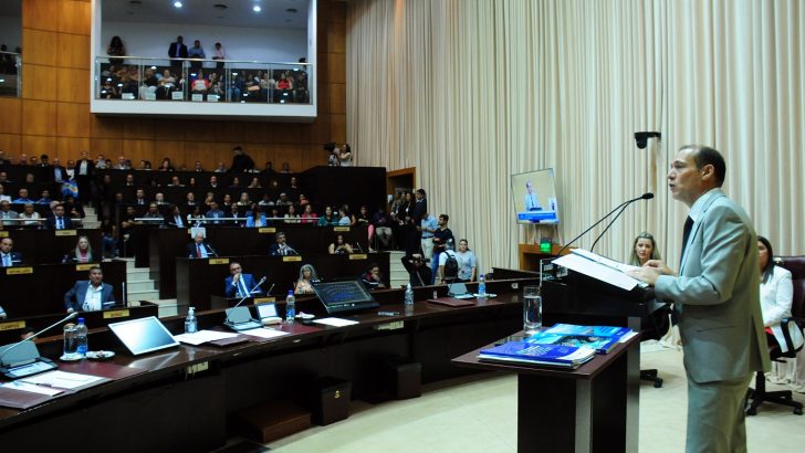 El Ejecutivo provincial presentó once proyectos de ley a la Legislatura