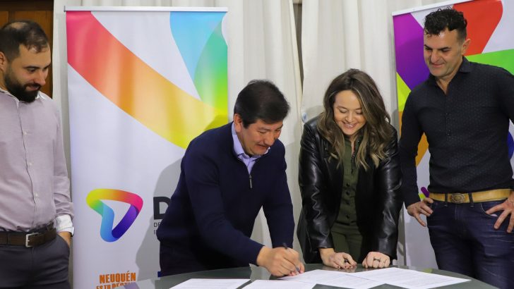 Badilla y Ferraresso firman convenio para un turismo LGTBQ más inclusivo en la provincia