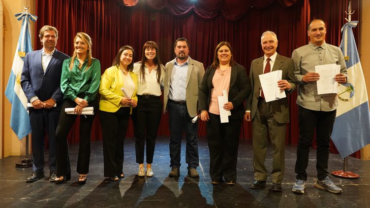 Julieta Corroza acompañó la proclamación de las autoridades electas de Villa La Angostura
