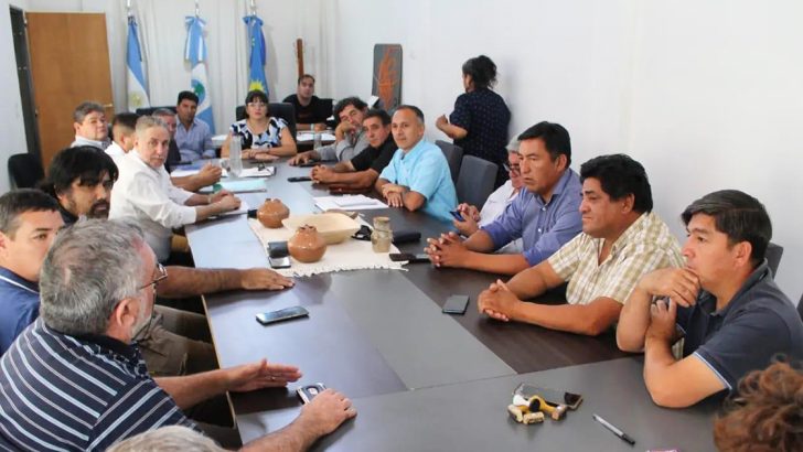 Proyectan mejoras en el sistema de riego y fortalecimiento de la producción agrícola en Picún Leufú