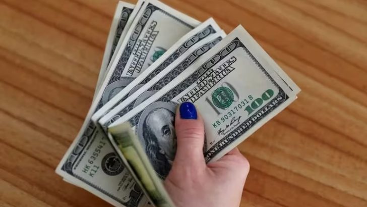 Con inflación y “apretón” monetario: ¿cuánto debería costar el dólar libre?